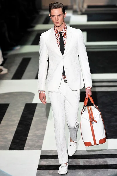 Look 1